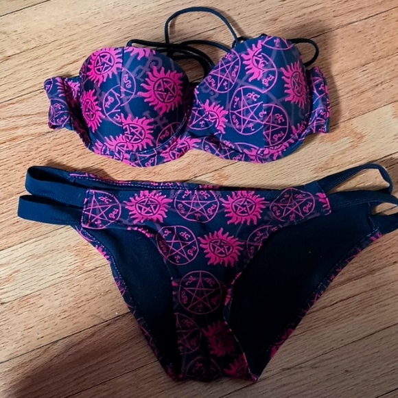 Y2K Supernatural bikini - Picture 1 of 4